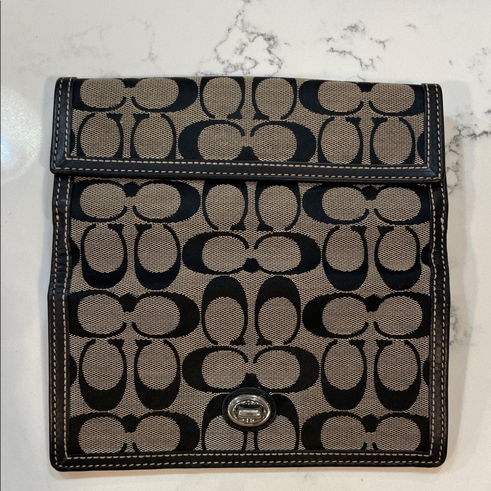 Vintage Coach Black and Brown Signature Clutch - Picture 3 of 4